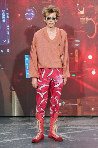 Look 48